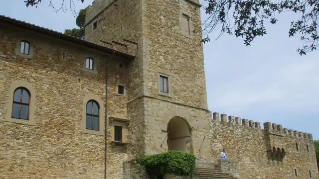 Castel_di_poggio