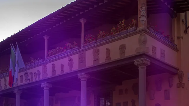 Palazzo Comunale in viola