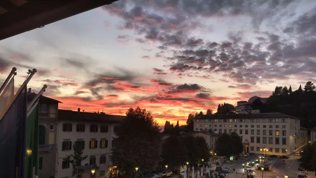 tramonto in Piazza Mino